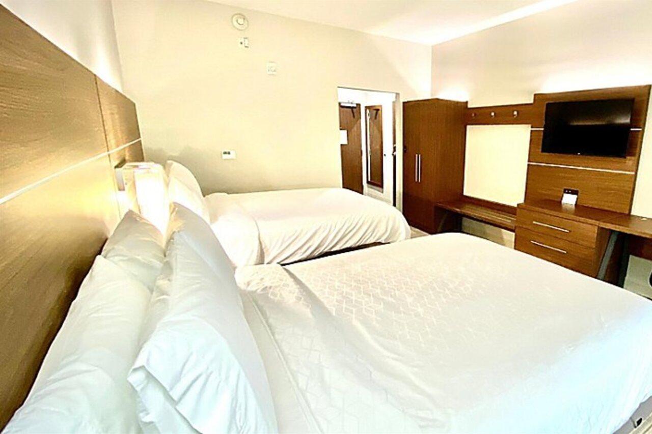 Holiday Inn Express & Suites Pineville-Alexandria Area Екстериор снимка