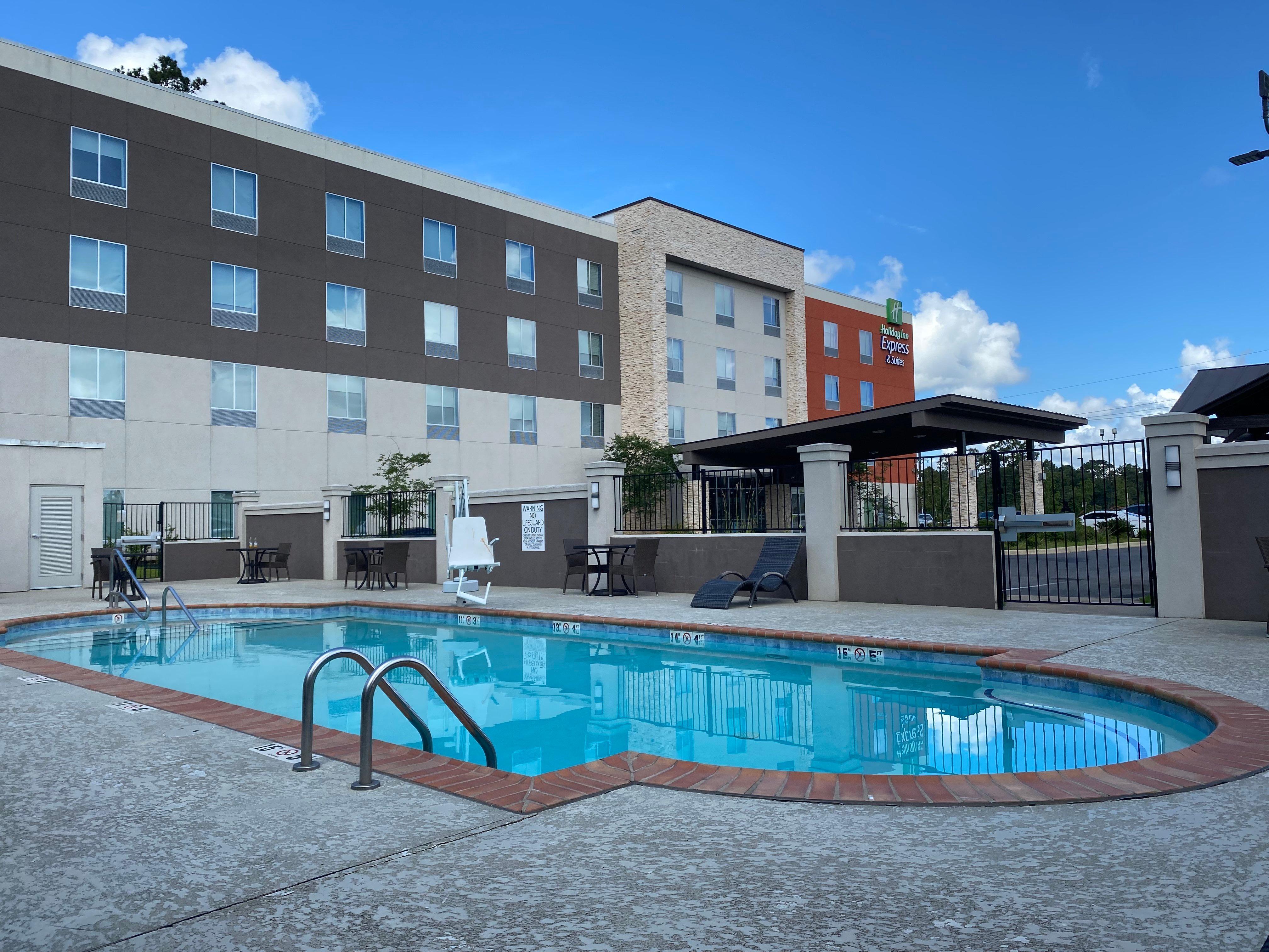 Holiday Inn Express & Suites Pineville-Alexandria Area Екстериор снимка