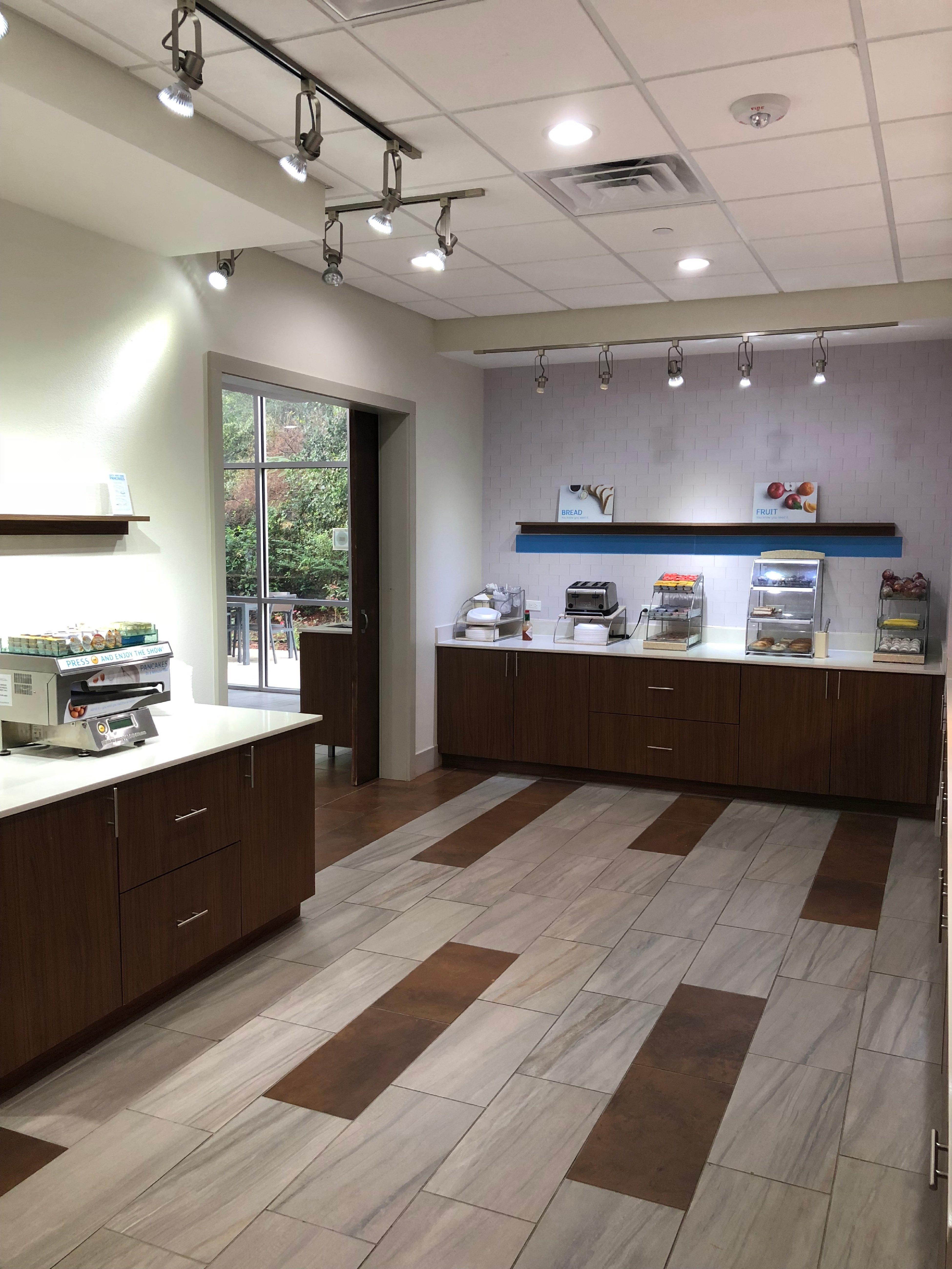 Holiday Inn Express & Suites Pineville-Alexandria Area Екстериор снимка