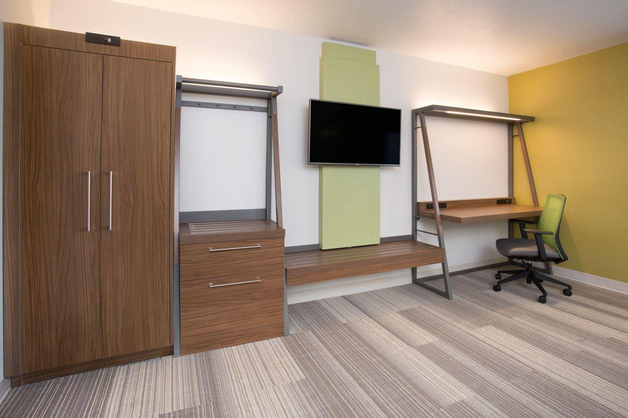 Holiday Inn Express & Suites Pineville-Alexandria Area Екстериор снимка